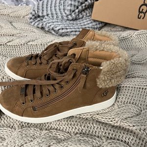 NWT UGG Zip Boots